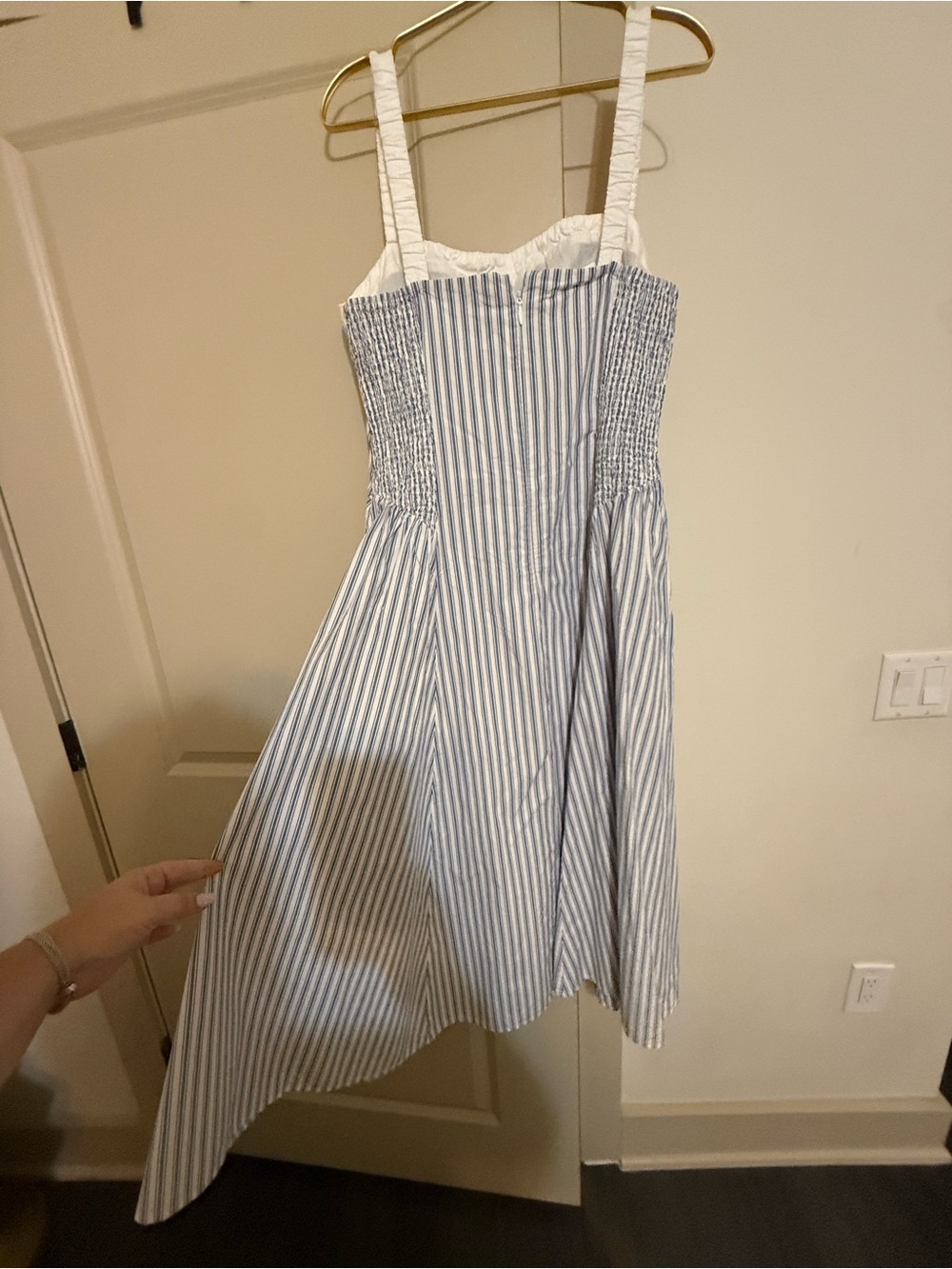 Abercrombie & Fitch Blue and White Striped Midi Dress me